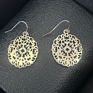 Elegant Gold Filigree Earrings